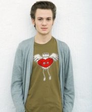 Футболка человек с большим сердцем из коллекции "Человеки"