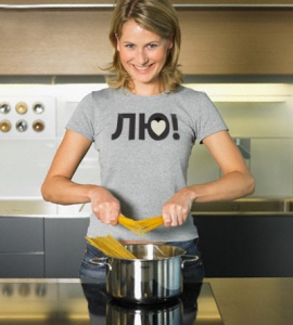 Футболка Люблю влюбленных ко дню Святого Валентина