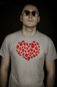 Футболка Пестрое Сердце для влюбленных ко дню Святого Валентина